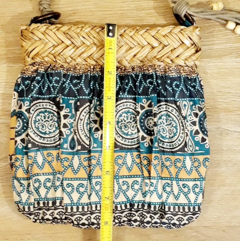 Sun 'N' Sand Boho Multicolor Straw Top Crossbody Bag - Picture 8 of 11